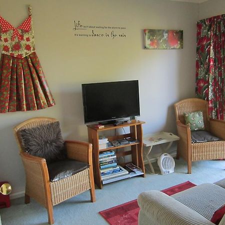 Be My Guest Bed & Breakfast New Plymouth Bagian luar foto