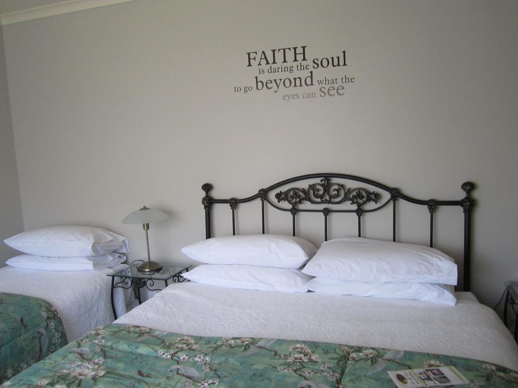 Be My Guest Bed & Breakfast New Plymouth Ruang foto