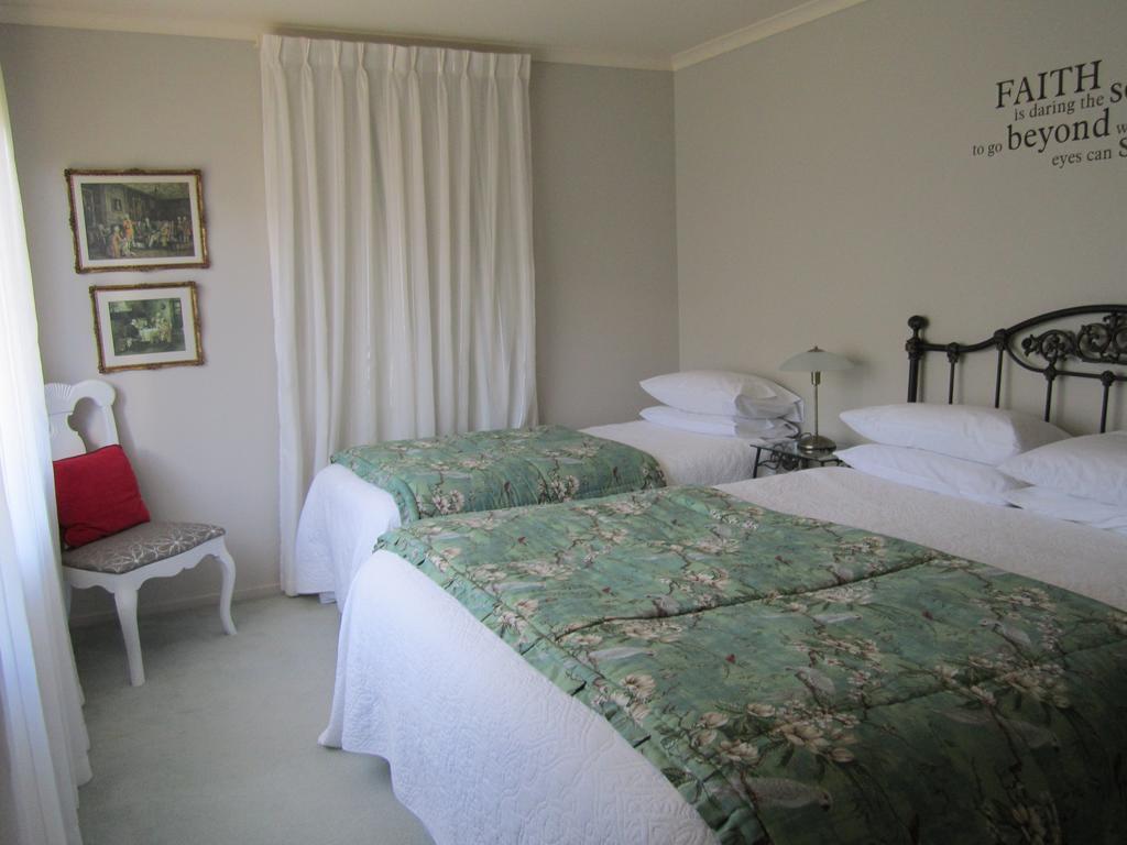 Be My Guest Bed & Breakfast New Plymouth Ruang foto