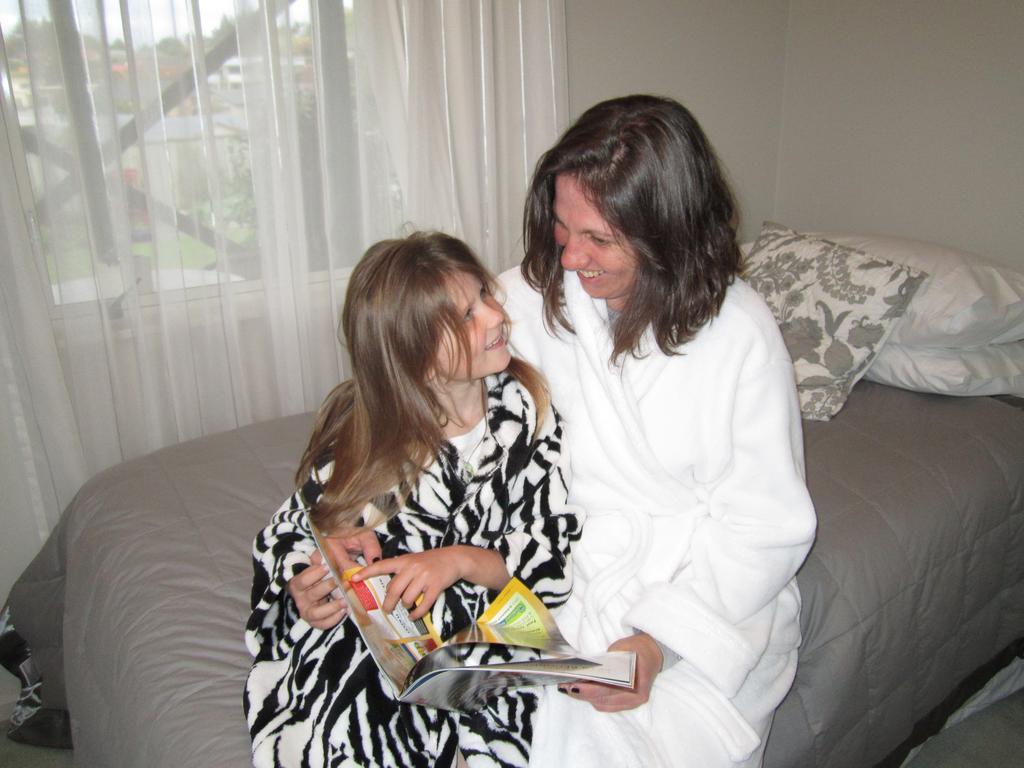 Be My Guest Bed & Breakfast New Plymouth Ruang foto